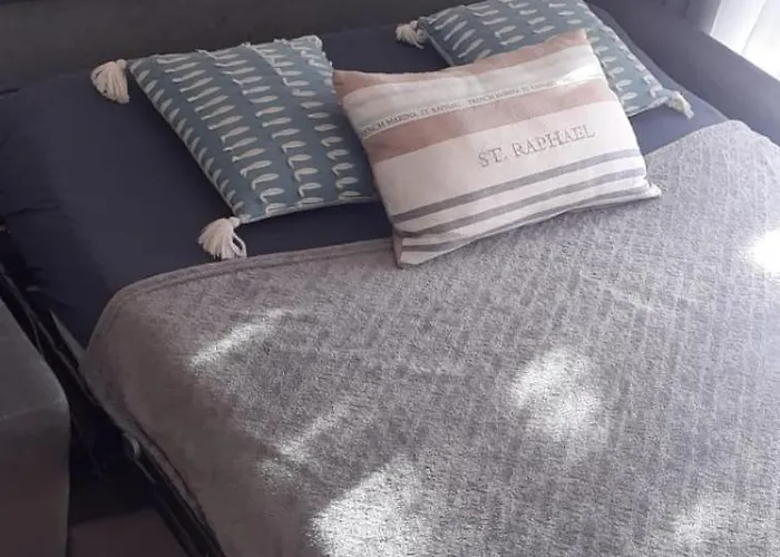 Vue Exceptionnelle Sur La Et Le Cap Esterel * Saint-Raphaël