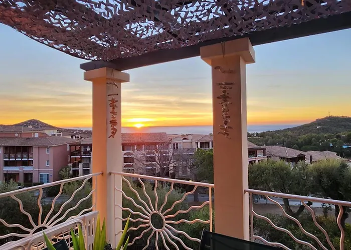 Vue Exceptionnelle Sur La Et Le Cap Esterel * Saint-Raphaël