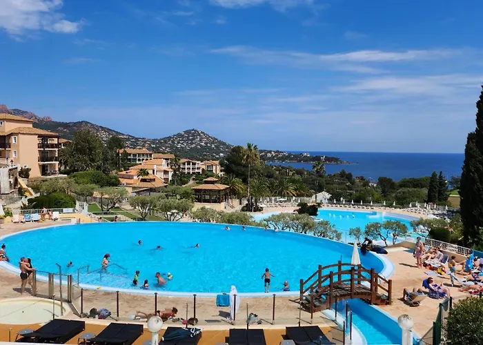 Vue Exceptionnelle Sur La Et Le Cap Esterel *