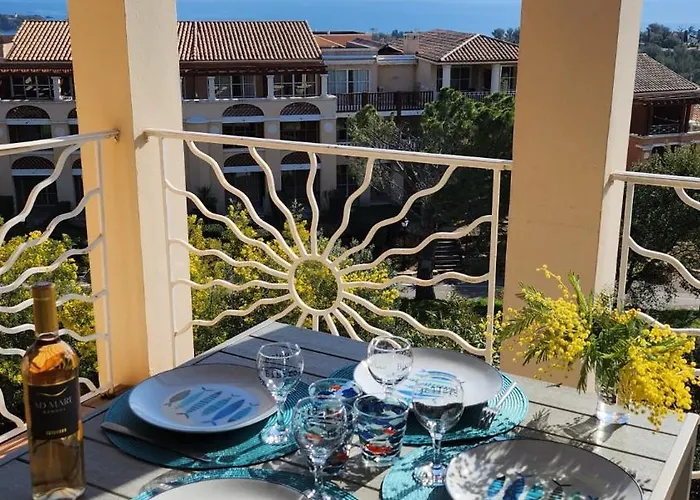 Vue Exceptionnelle Sur La Et Le Cap Esterel * Сен-Рафаель