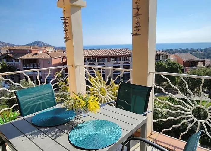 Апартаменти Vue Exceptionnelle Sur La Et Le Cap Esterel *