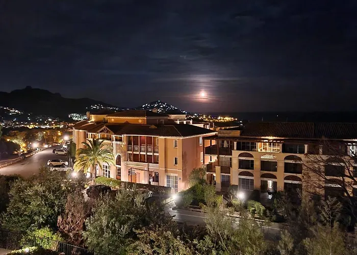 Vue Exceptionnelle Sur La Et Le Cap Esterel * Сен-Рафаель