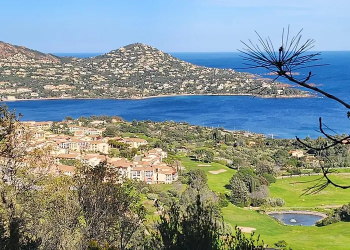 Апартаменти Vue Exceptionnelle Sur La Et Le Cap Esterel *