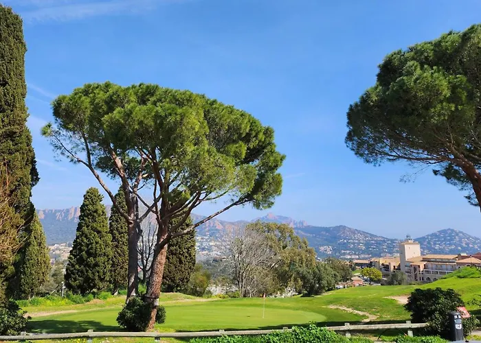 Vue Exceptionnelle Sur La Et Le Cap Esterel Апартаменти